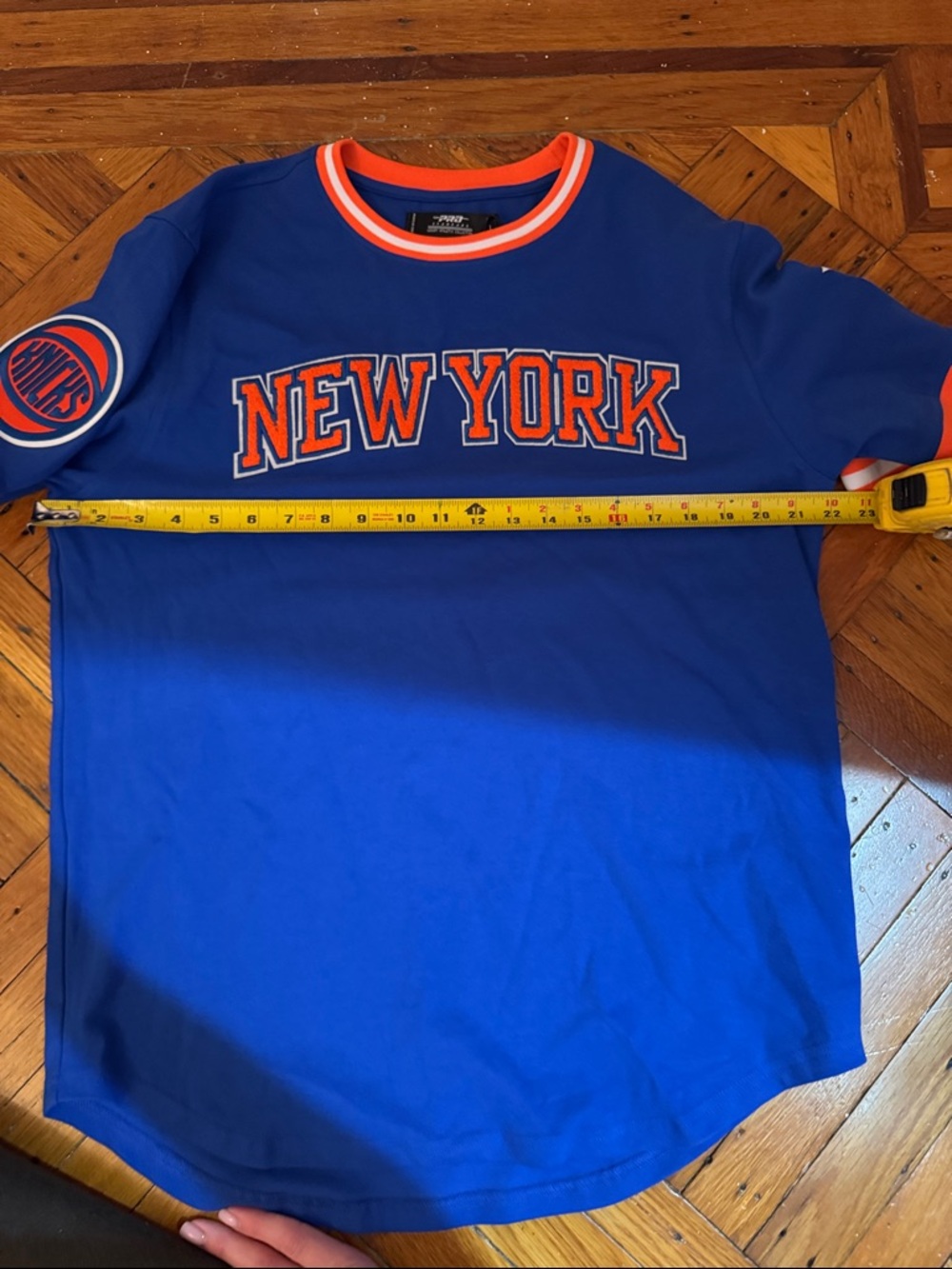 NBA NEW YORK KNICKS CLASSIC CHENILLE MEN'S TEE - Picture 6 of 14
